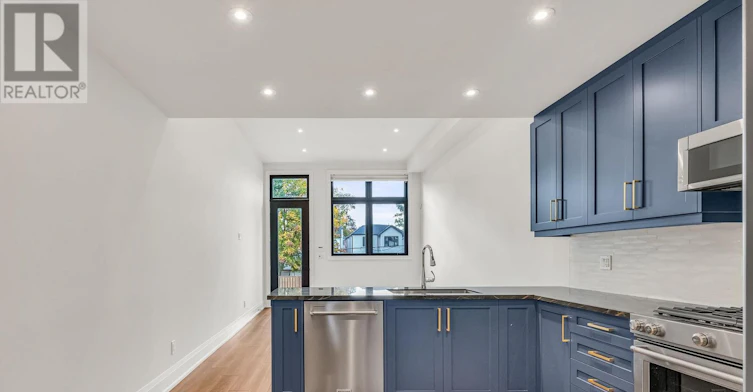 B-323 Mortimer Avenue, Toronto, ON, M4J 2C9 - 6