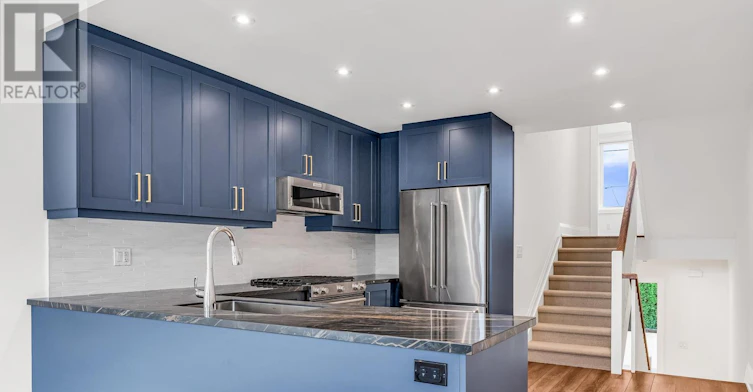 B-323 Mortimer Avenue, Toronto, ON, M4J 2C9 - 9