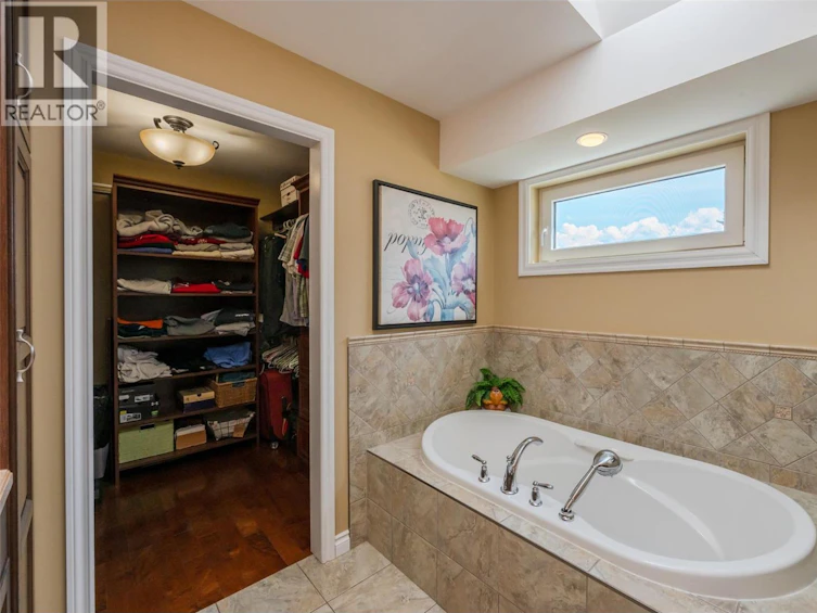 564 Alexander Avenue, Penticton, BC, V2A 1E5 - 25
