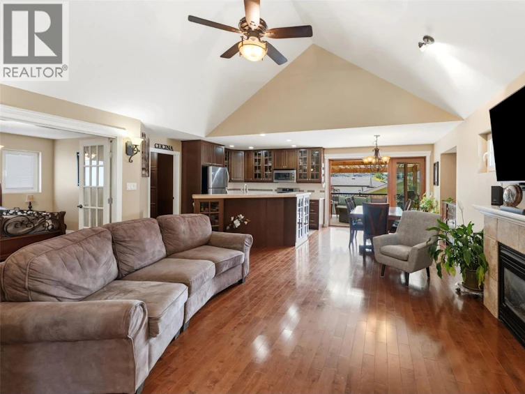 564 Alexander Avenue, Penticton, BC, V2A 1E5 - 3
