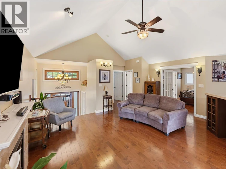564 Alexander Avenue, Penticton, BC, V2A 1E5 - 5