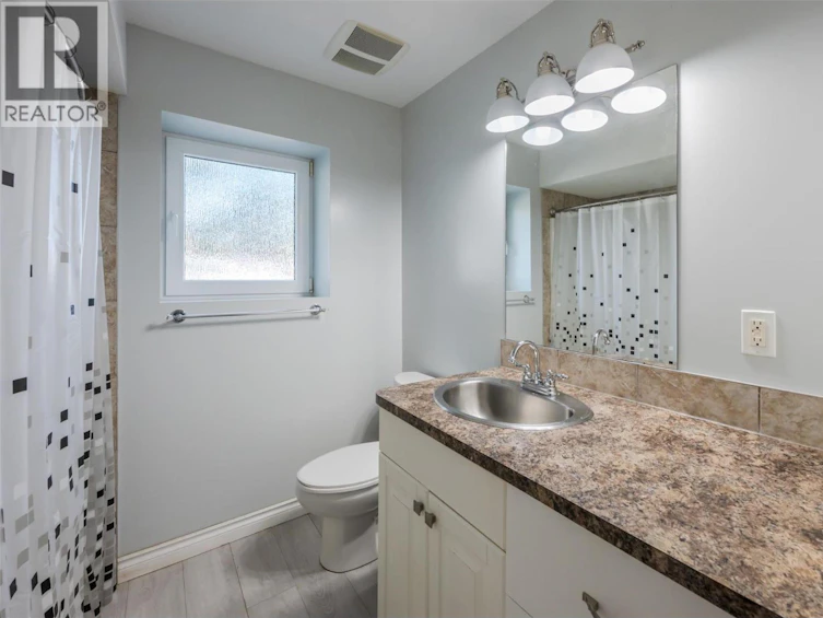 564 Alexander Avenue, Penticton, BC, V2A 1E5 - 45