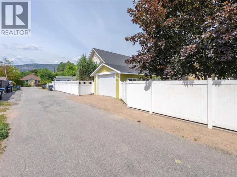 564 Alexander Avenue, Penticton, BC, V2A 1E5 - 52
