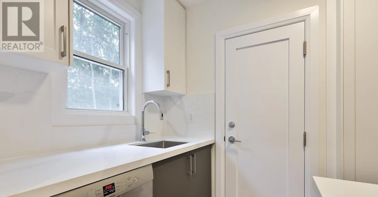 MAIN-4 Oriole Crescent, Toronto, ON, M5P 1L5 - 11