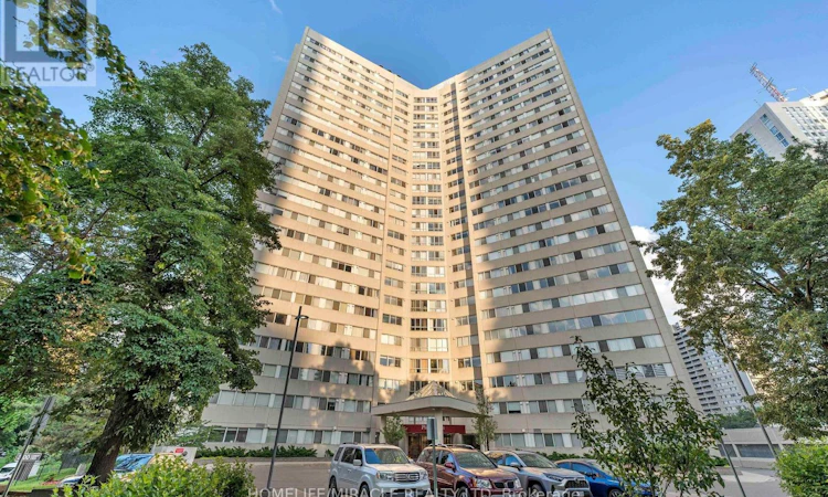 202-3700 Kaneff Crescent N