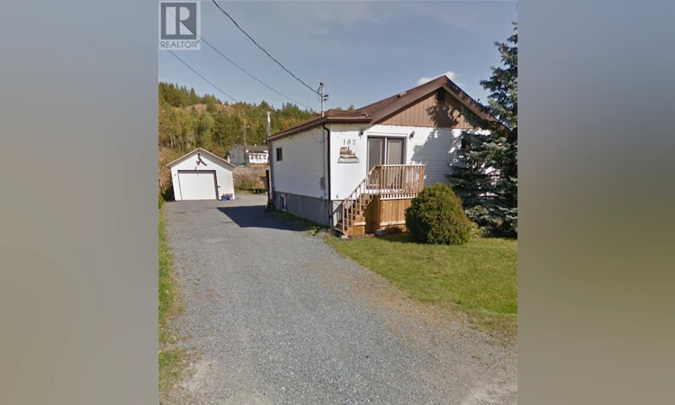 102 Laren Street
