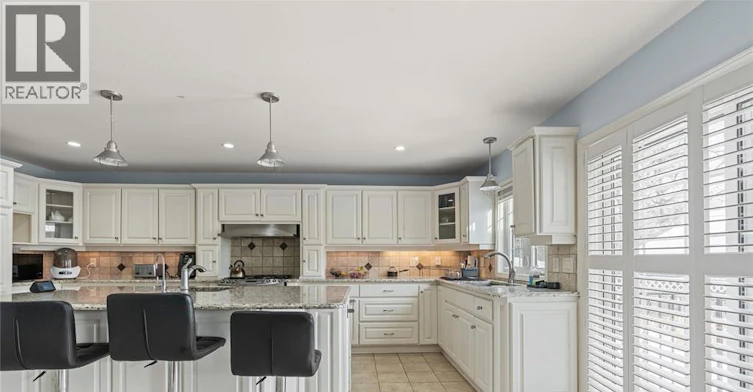 UPPER-282 Rossini, Windsor, ON, N8N 2Z1 - 13