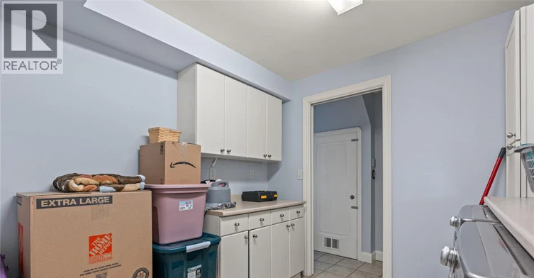 UPPER-282 Rossini, Windsor, ON, N8N 2Z1 - 17