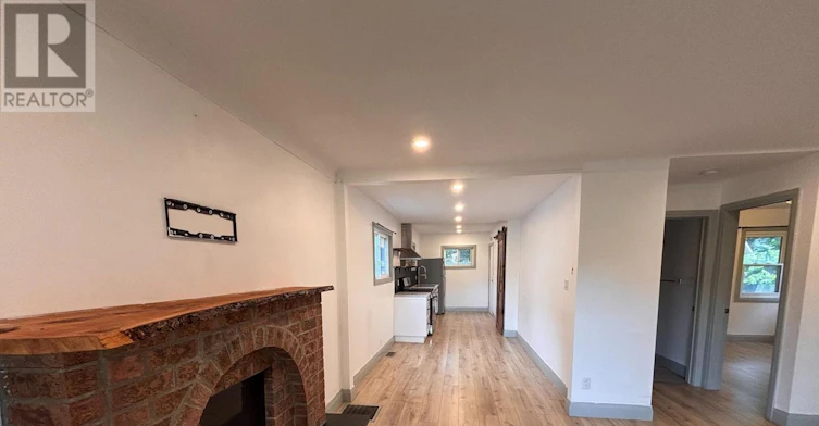 UPPER-14 Elmwood Avenue, St. Catharines, ON, L2R 2T7