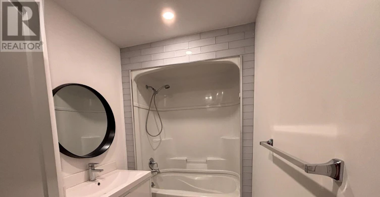 UPPER-14 Elmwood Avenue, St. Catharines, ON, L2R 2T7 - 11