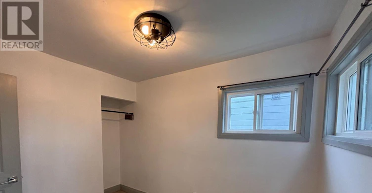 UPPER-14 Elmwood Avenue, St. Catharines, ON, L2R 2T7 - 8