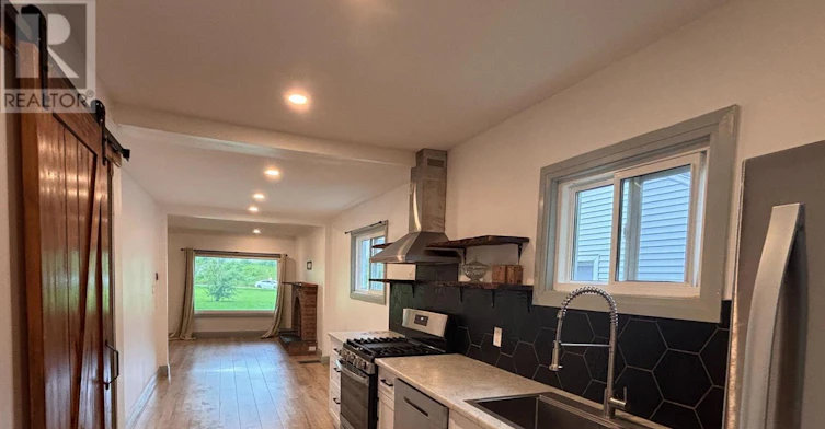 UPPER-14 Elmwood Avenue, St. Catharines, ON, L2R 2T7 - 6