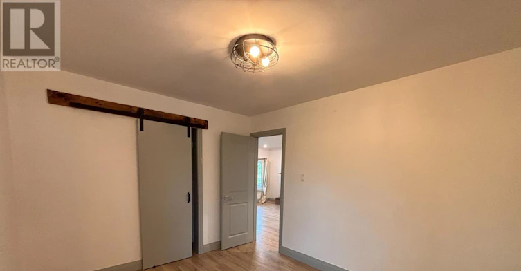 UPPER-14 Elmwood Avenue, St. Catharines, ON, L2R 2T7 - 10