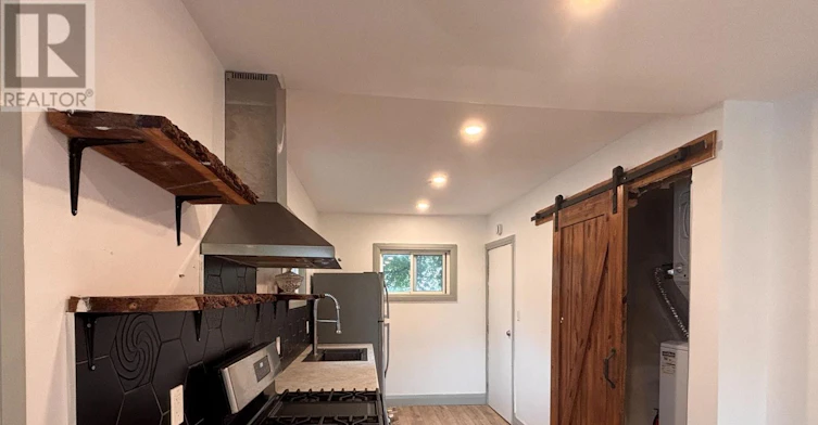 UPPER-14 Elmwood Avenue, St. Catharines, ON, L2R 2T7 - 4