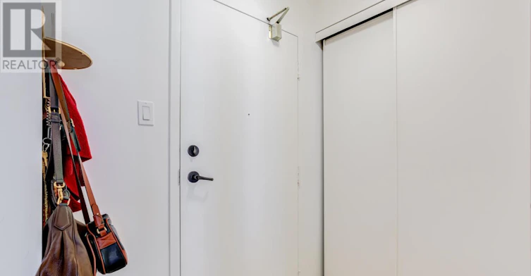 803-633 Bay Street, Toronto, ON, M5G 2G4 - 13
