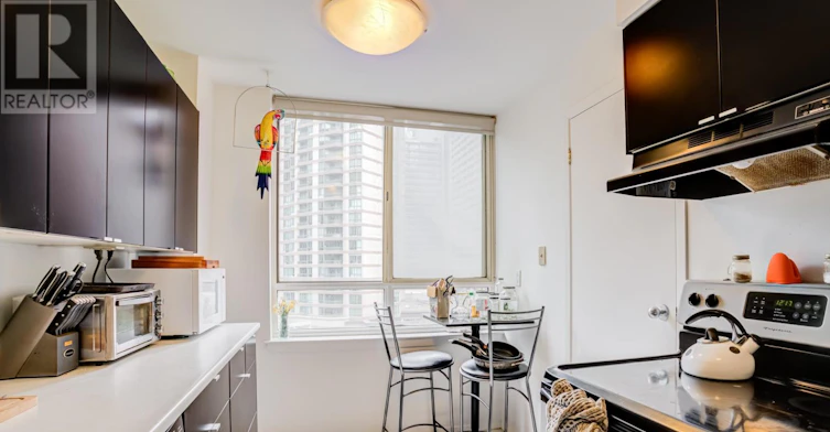 803-633 Bay Street, Toronto, ON, M5G 2G4 - 21