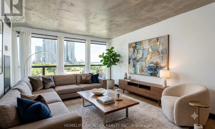 611-2261 Lakeshore Boulevard W