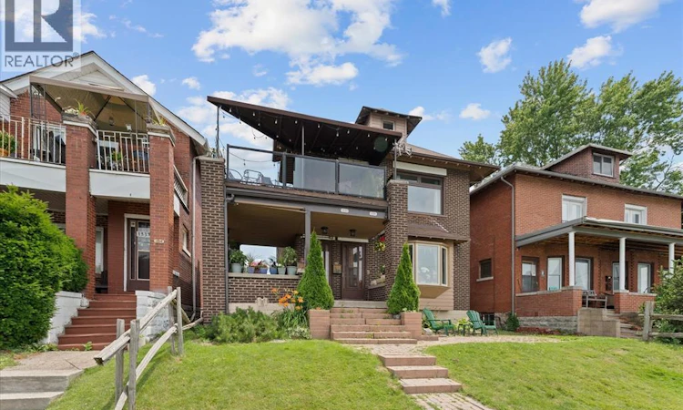 1331 Riverside Drive