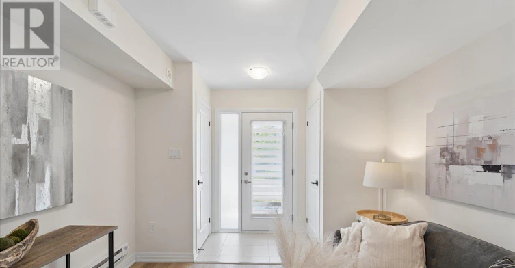 6 Esquire Way, Whitby, ON, L1R 0S7 - 6