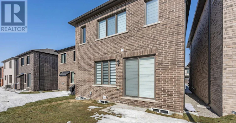 53 Mcbride Trail, Barrie, ON, L9J 0Y8 - 34