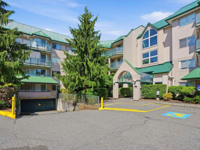 418-2962 Trethewey Street - 2
