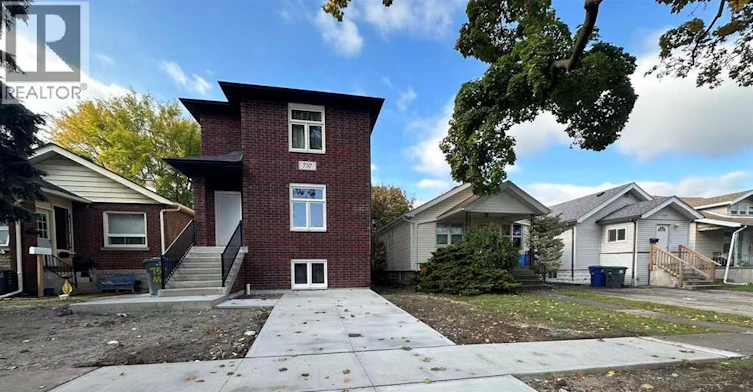 Main Room 2-757 Randolph Avenue, Windsor, ON, N9B 2T7
