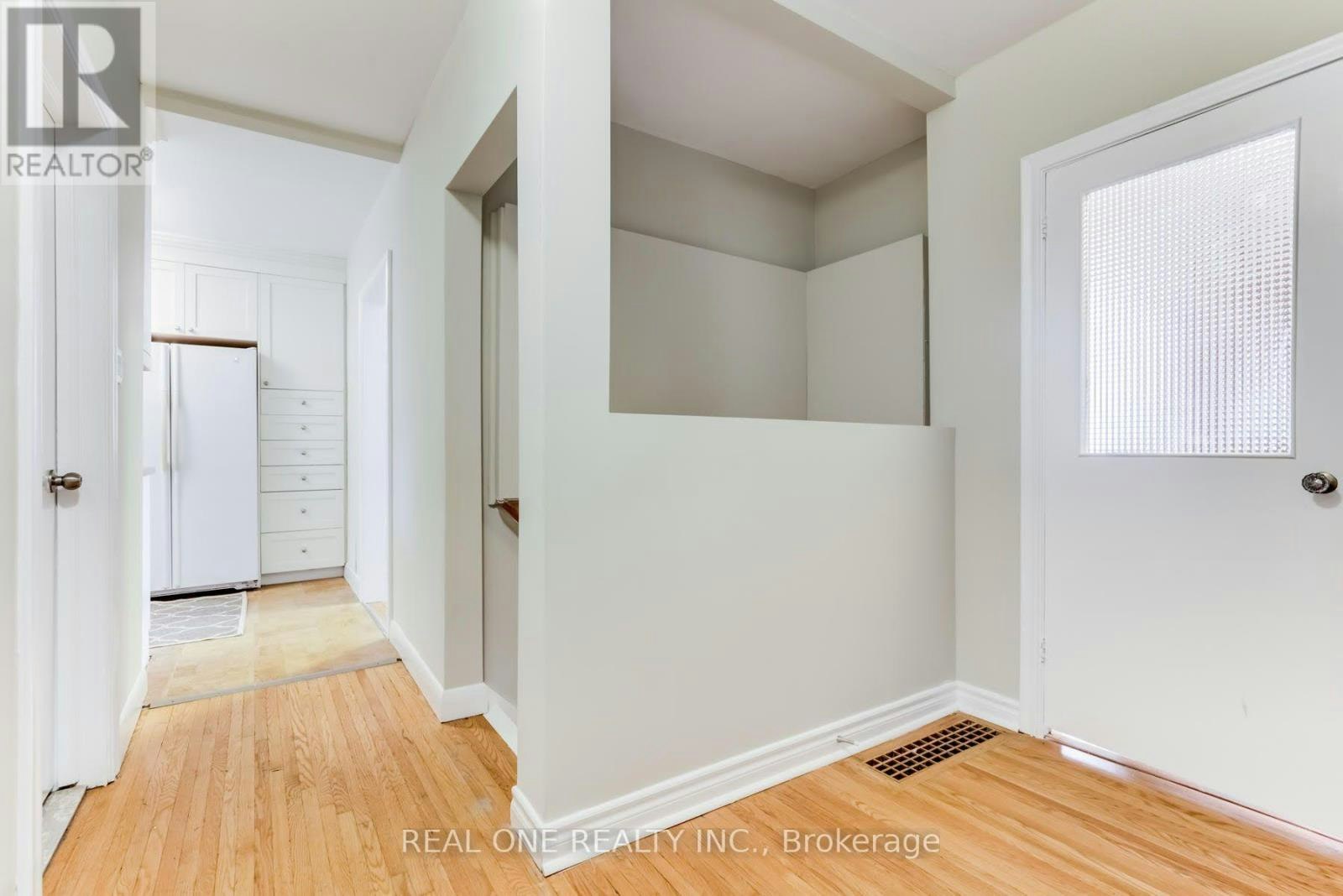 349 Horsham Avenue, Toronto, ON, M2R 1G8 - 4