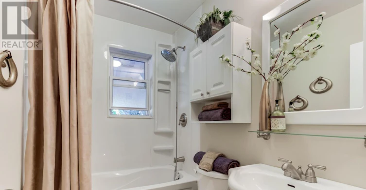 349 Horsham Avenue, Toronto, ON, M2R 1G8 - 7