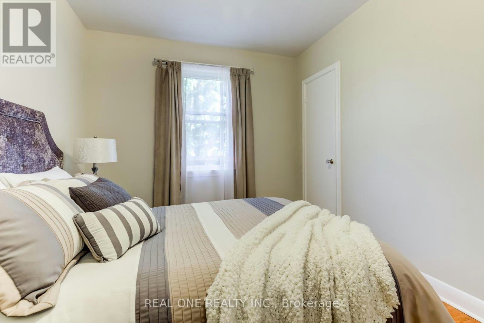 349 Horsham Avenue, Toronto, ON, M2R 1G8 - 7