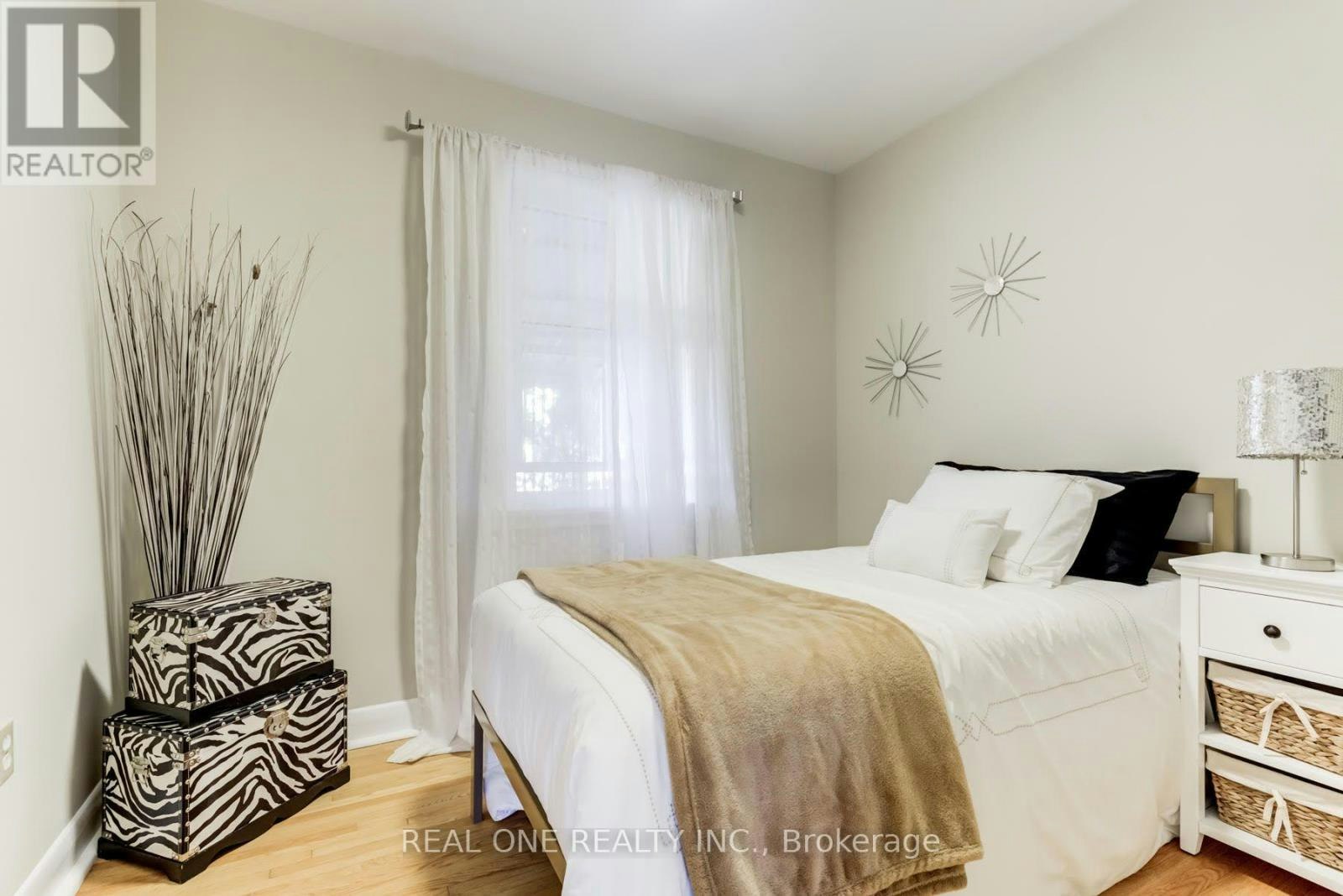 349 Horsham Avenue, Toronto, ON, M2R 1G8 - 6