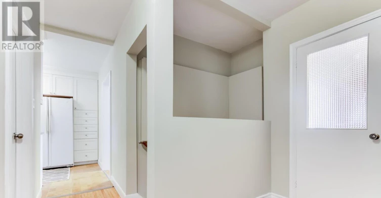 349 Horsham Avenue, Toronto, ON, M2R 1G8 - 6