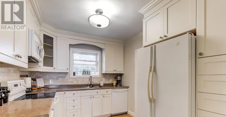 349 Horsham Avenue, Toronto, ON, M2R 1G8 - 13