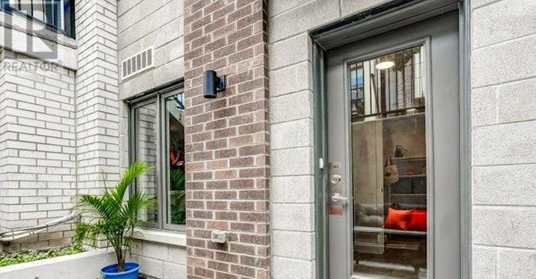123-39 Farmstead Road, Toronto, ON, M2L 2X2 - 4