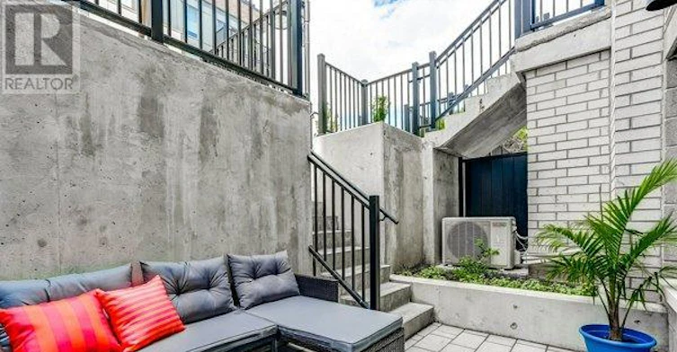 123-39 Farmstead Road, Toronto, ON, M2L 2X2 - 3