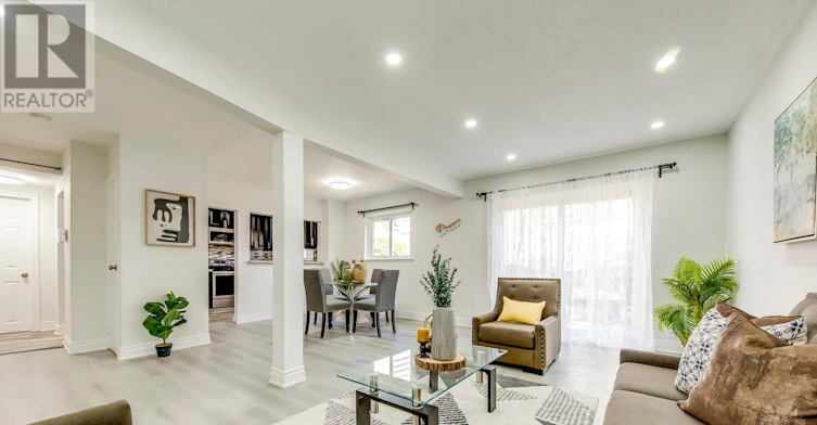 4-10 Leith Hill Road, Toronto, ON, M2J 1Z2 - 4