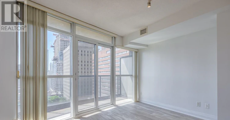 1408-21 Carlton Street, Toronto, ON, M5B 1L3 - 3