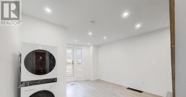 393 Jones Avenue, Toronto, ON, M4J 3G5 - 7