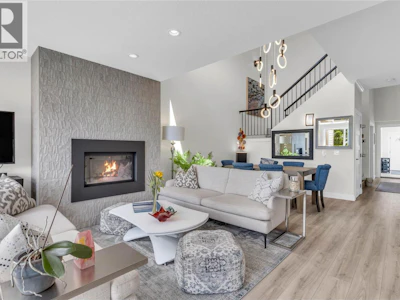 303-4004 Bluebird Road - 4