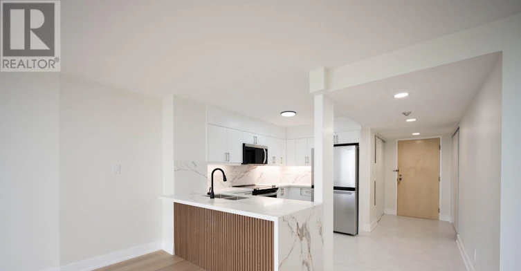 1006-50 Eglinton Avenue W, Mississauga, ON, L5R 3P5 - 3