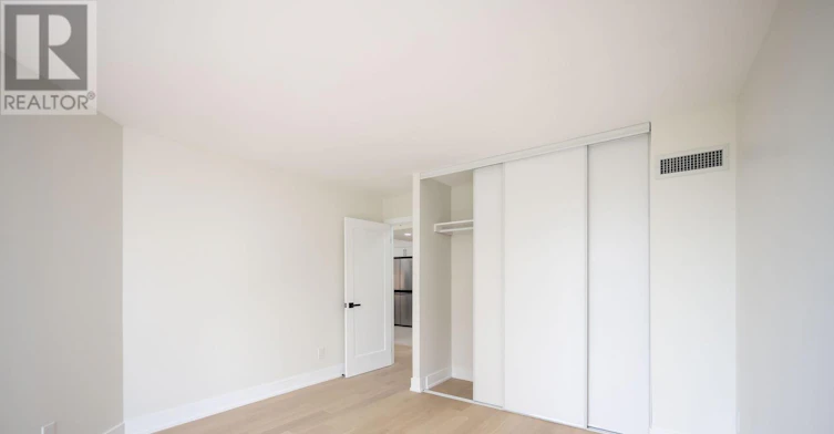 1006-50 Eglinton Avenue W, Mississauga, ON, L5R 3P5 - 14