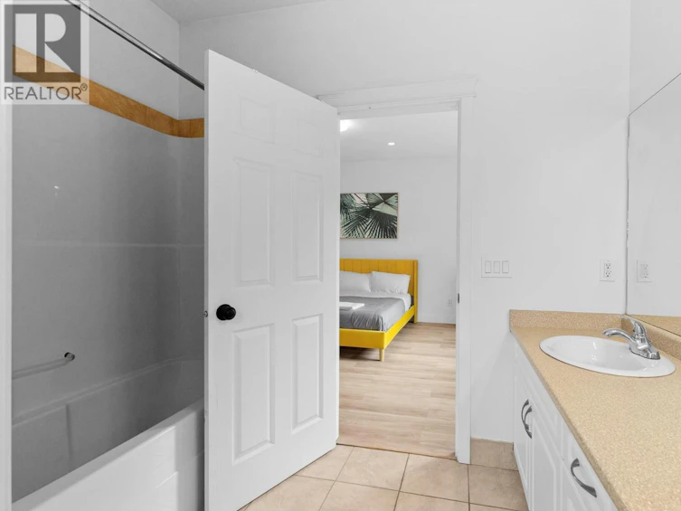 1374 Mcinnes Avenue, Kelowna, BC, V1Y 5V9 - 18