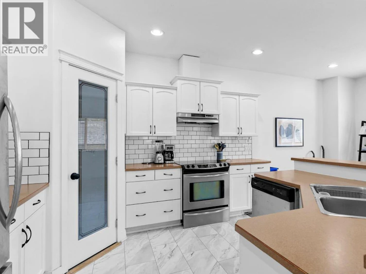 1374 Mcinnes Avenue, Kelowna, BC, V1Y 5V9 - 13