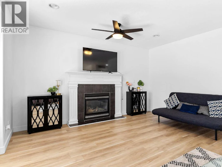 1374 Mcinnes Avenue, Kelowna, BC, V1Y 5V9 - 5
