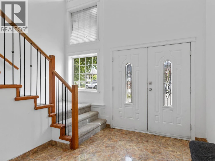1374 Mcinnes Avenue, Kelowna, BC, V1Y 5V9 - 2