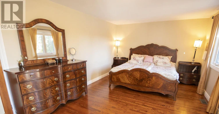 4 Wellsmere Court, Ottawa, ON, K2E 8C2 - 23