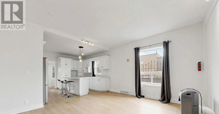 MAIN-259 Victoria Avenue N, Hamilton, ON, L8L 5G3 - 3