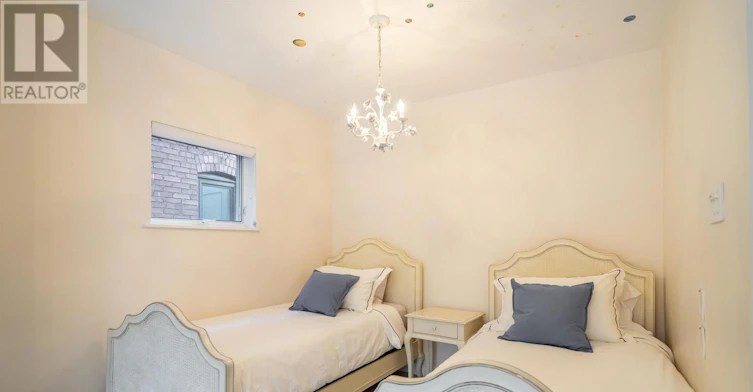 41 Palmerston Gardens, Toronto, ON, M6G 1V8 - 16