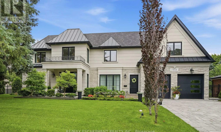 1544 Lochlin Trail