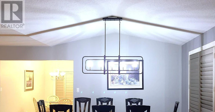 MAIN-8001 Woodsview Crescent, Niagara Falls, ON, L2H 3E9 - 3