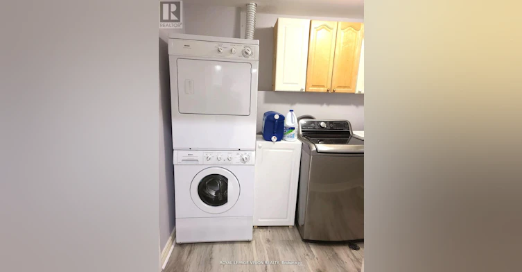 MAIN-8001 Woodsview Crescent, Niagara Falls, ON, L2H 3E9 - 11
